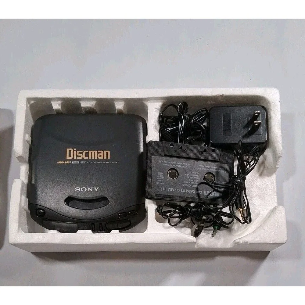 Sony Mega Bass CD Compact Disc Player D-133 - Tested Read - Picture 1 of 9